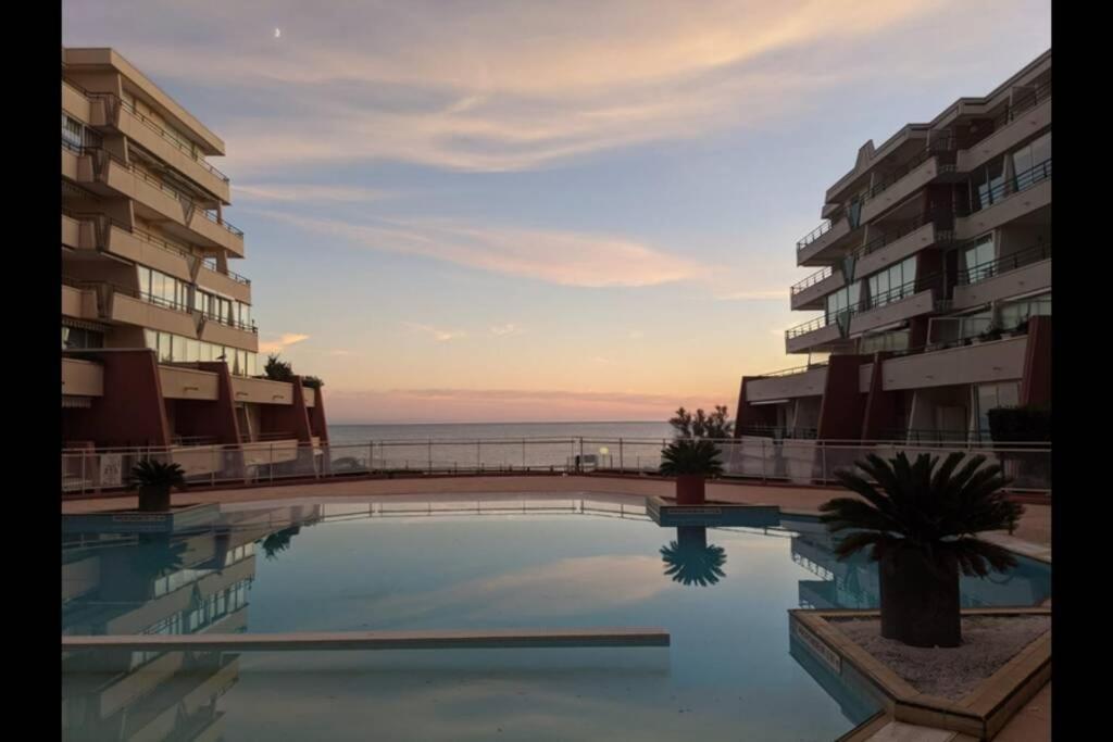 T2 Climatise Vue Sur Mer, Wifi, Piscine Et Parking Sète Eksteriør billede
